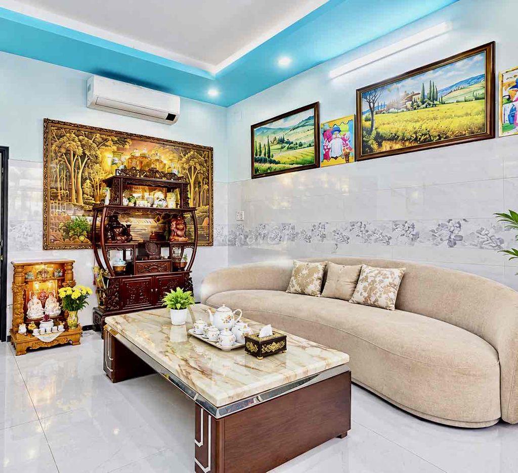 nhỉnh 2 tỷ - 2 tầng nhà đẹp 4x11, ngay Nguyễn Ảnh Thủ Trung Mỹ Tây
