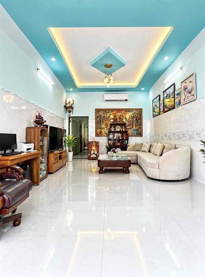 nhỉnh 2 tỷ - 2 tầng nhà đẹp 4x11, ngay Nguyễn Ảnh Thủ Trung Mỹ Tây