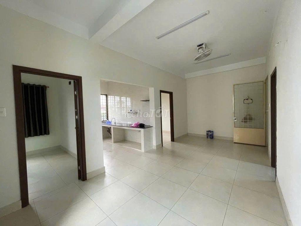 Chung cư Trường Sa-Quận 3, Ko NT, ban công 2PN, 85m2, giá 10tr/th