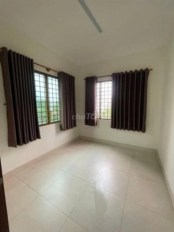 Chung cư Trường Sa-Quận 3, Ko NT, ban công 2PN, 85m2, giá 10tr/th