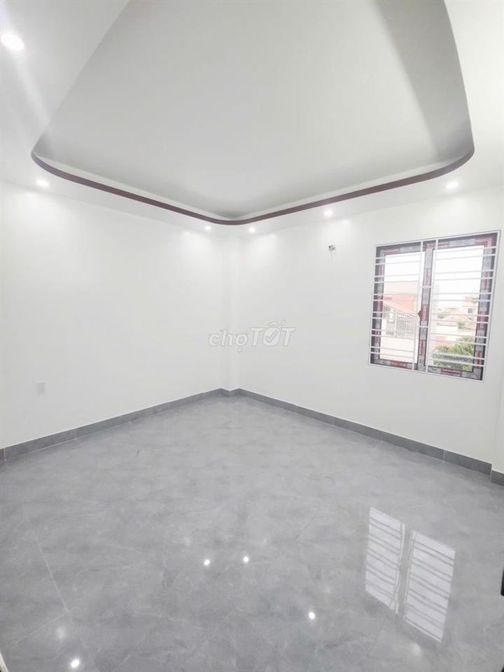 Nhà 3 tầng xây mới oto đỗ cửa ngày đêm