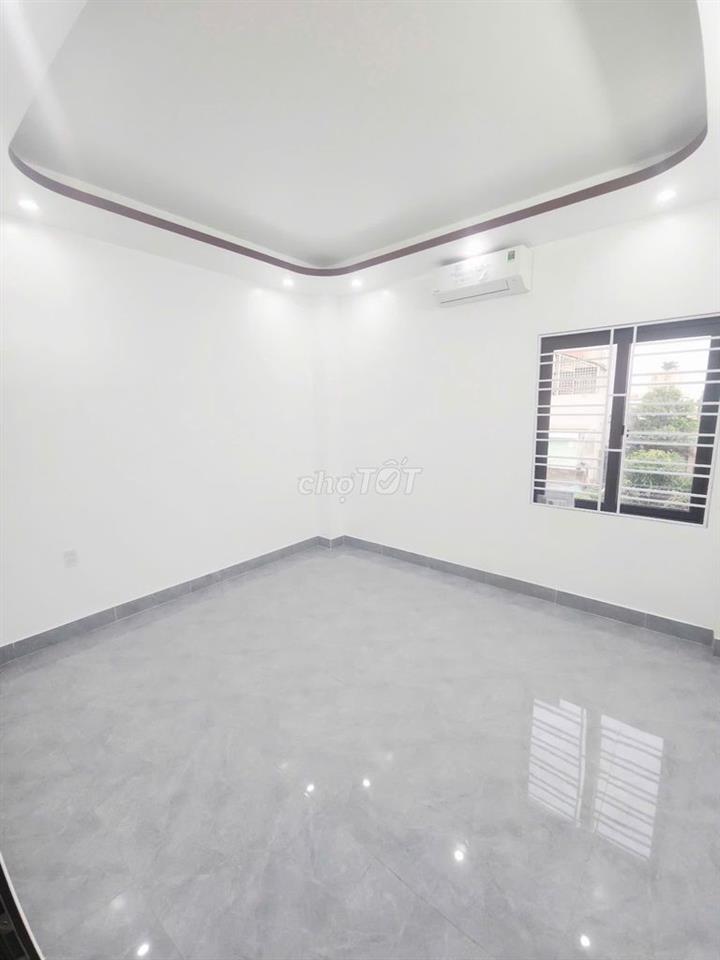 Nhà 3 tầng xây mới oto đỗ cửa ngày đêm
