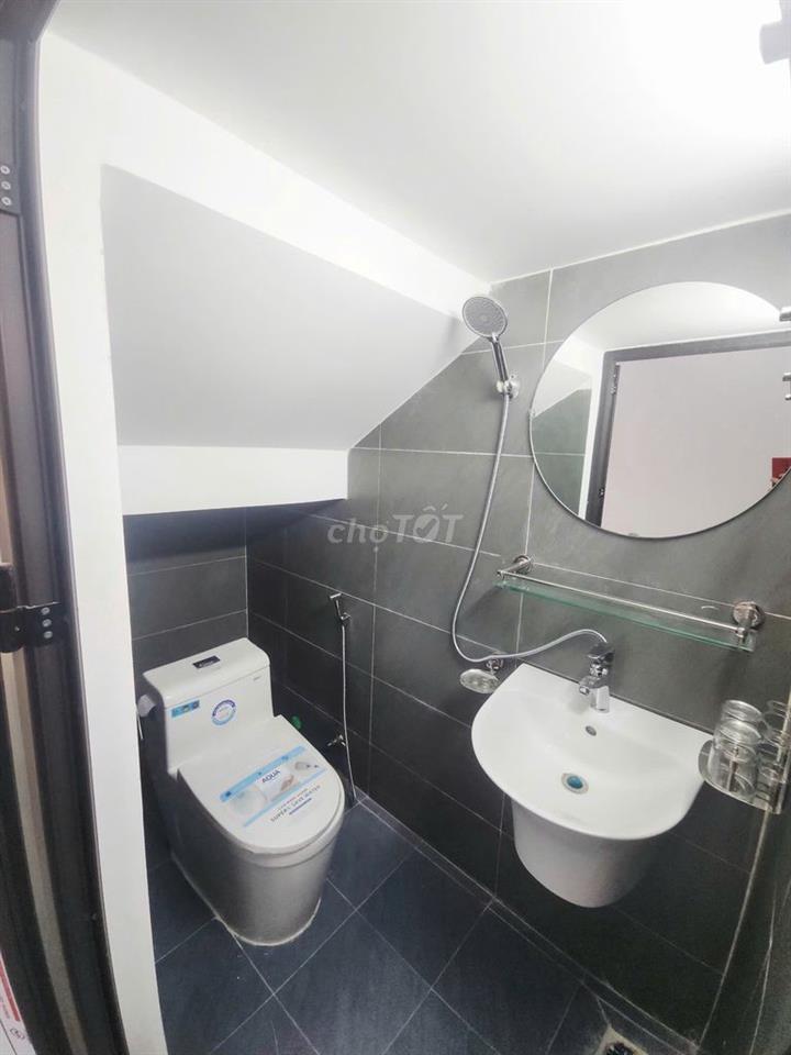 Nhà 3 tầng xây mới oto đỗ cửa ngày đêm