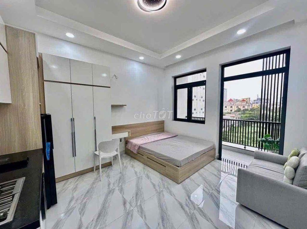 STUDIO BAN CÔNG THOÁNG MÁT NGAY GẦN NGÃ NĂM CHUỒNG CHÓ