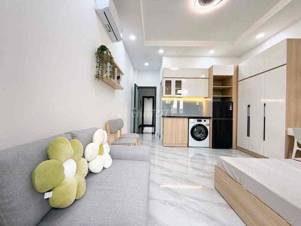 STUDIO BAN CÔNG THOÁNG MÁT NGAY GẦN NGÃ NĂM CHUỒNG CHÓ