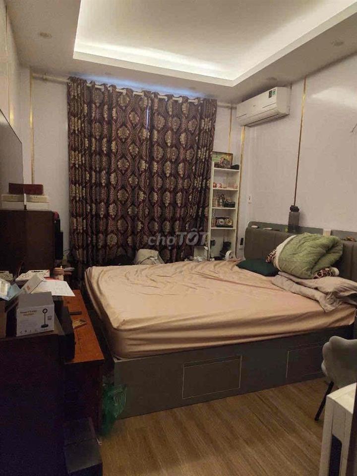 Bán gấp nhà 5 tầng