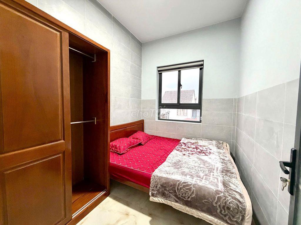 CHO THUÊ CĂN HỘ 2 PHÒNG NGỦ FULL NỘI THẤT CÓ CỬA SỔ THOÁNG MÁT ĐƯỜNG
