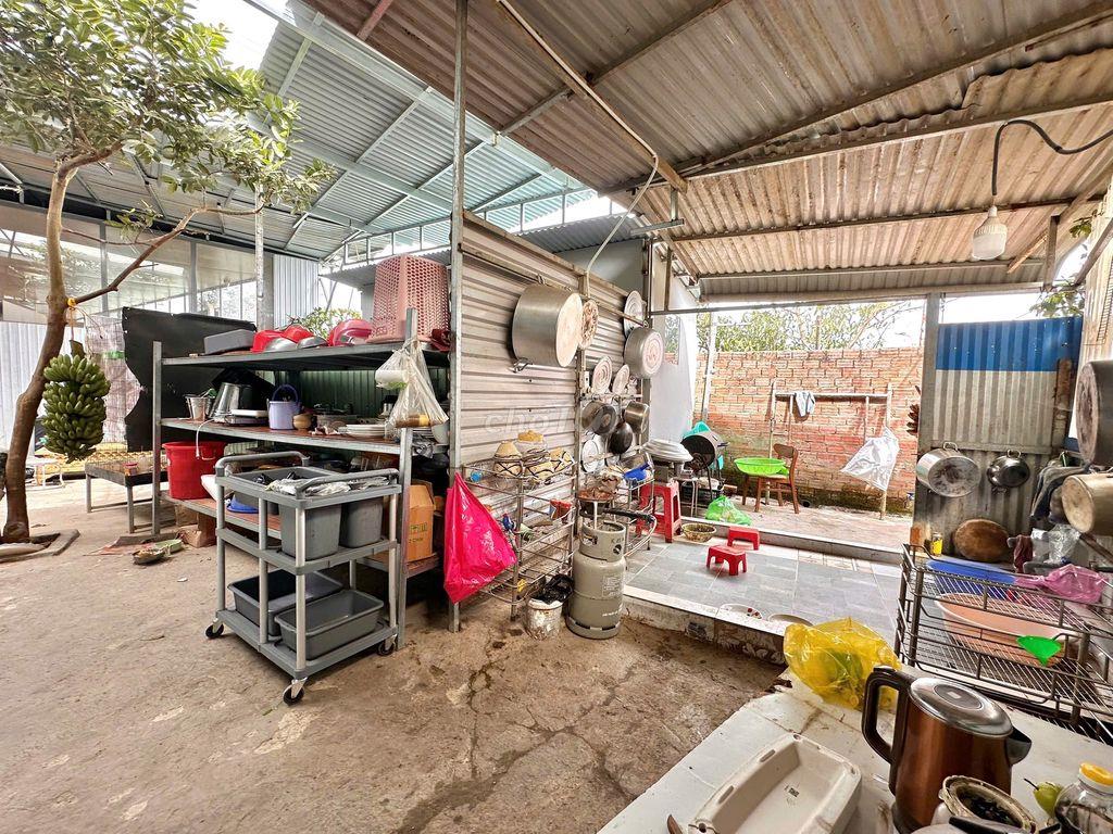 CHO .THUÊ MẶT BẰNG ĐẦY ĐỦ NỘI THẤT 250M2 VÀO LÀ KINH DOANH NGAY ĐƯỜNG