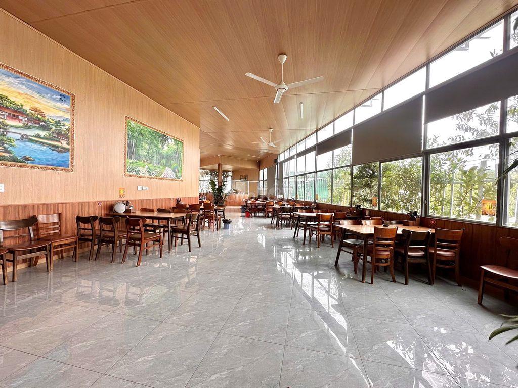 CHO .THUÊ MẶT BẰNG ĐẦY ĐỦ NỘI THẤT 250M2 VÀO LÀ KINH DOANH NGAY ĐƯỜNG