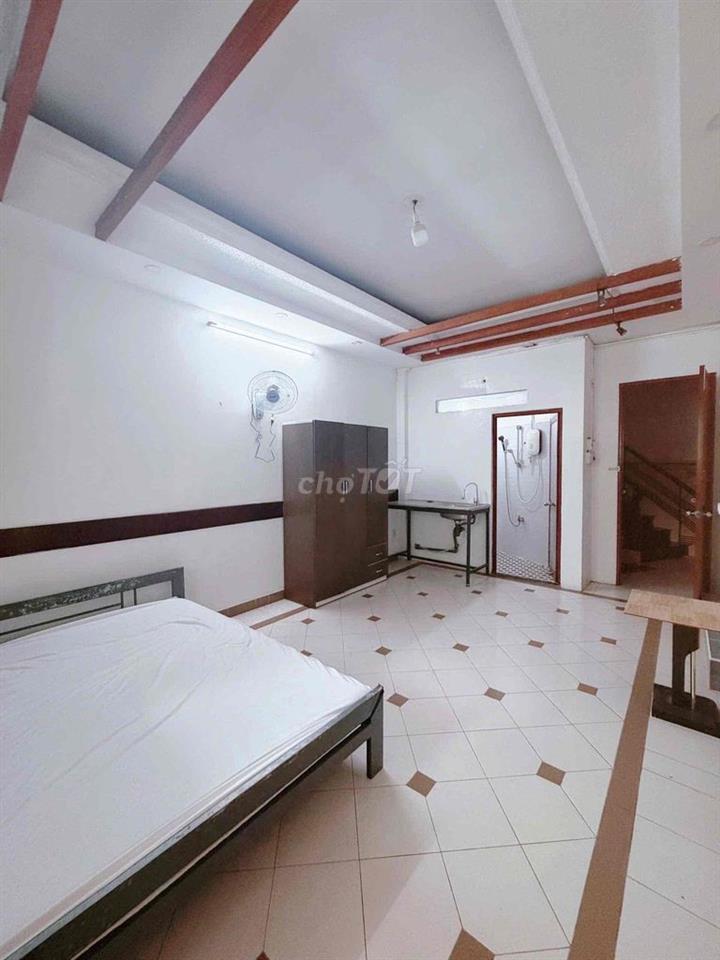 PASS phòng HUỲNH VĂN BÁNH có nội thất gấp