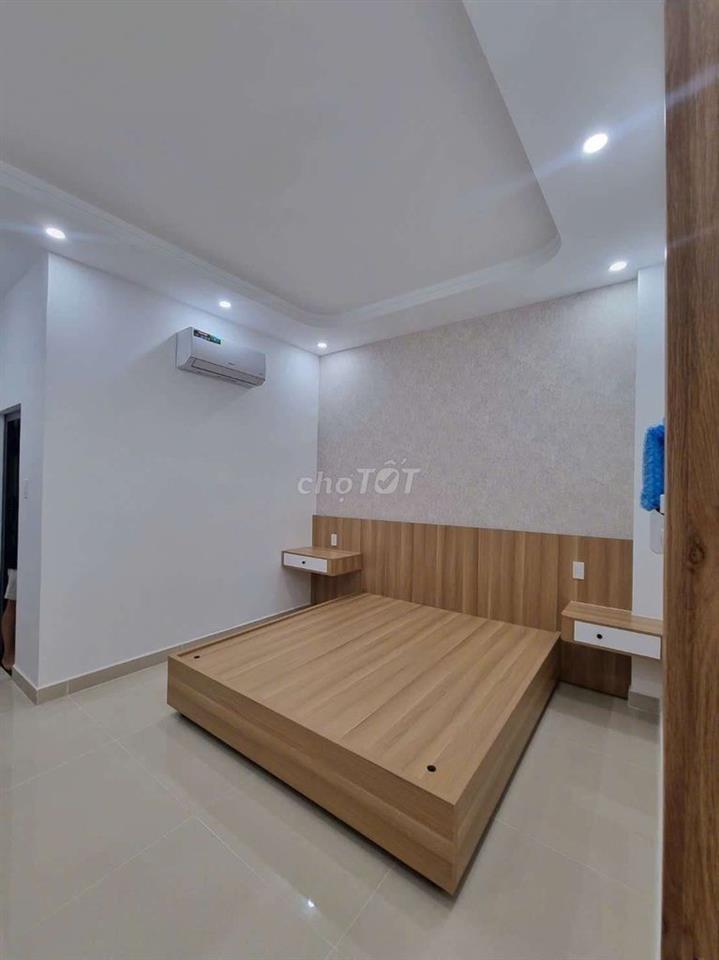 bán nhà hẻm rộng ,