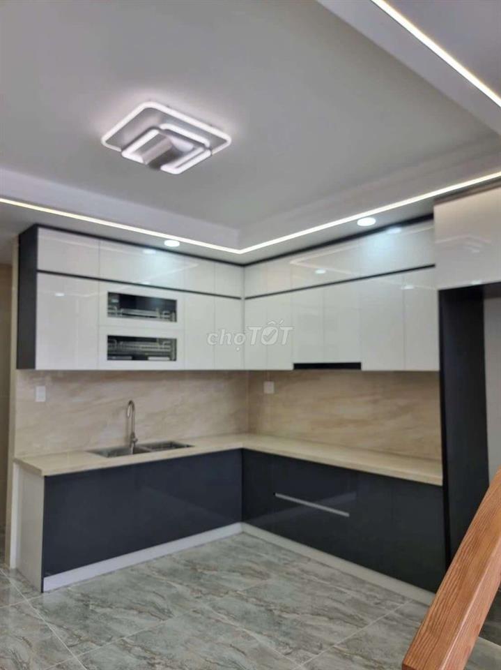 bán nhà hẻm rộng ,