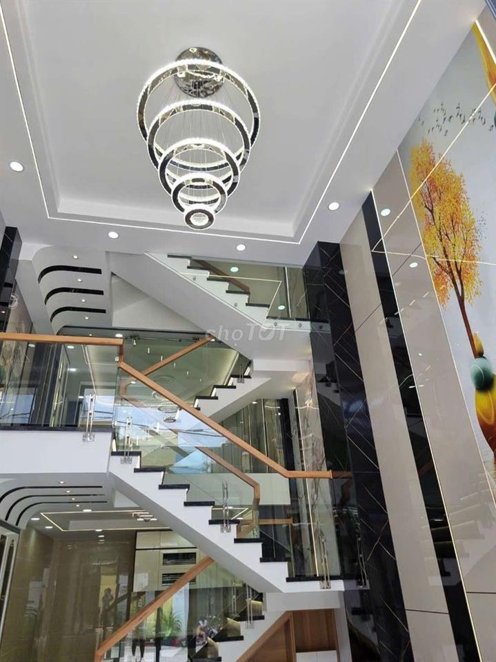 bán nhà hẻm rộng ,