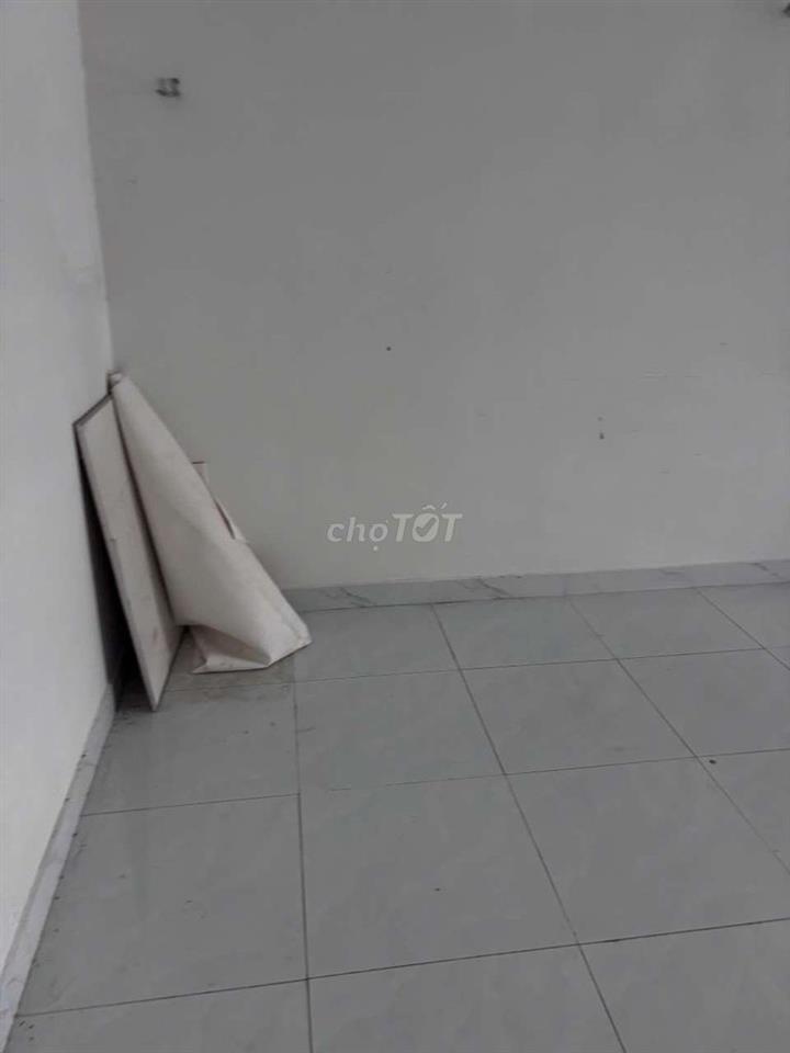Phòng trống 60m2 (diện tích thật) có máy lạnh máy giặt