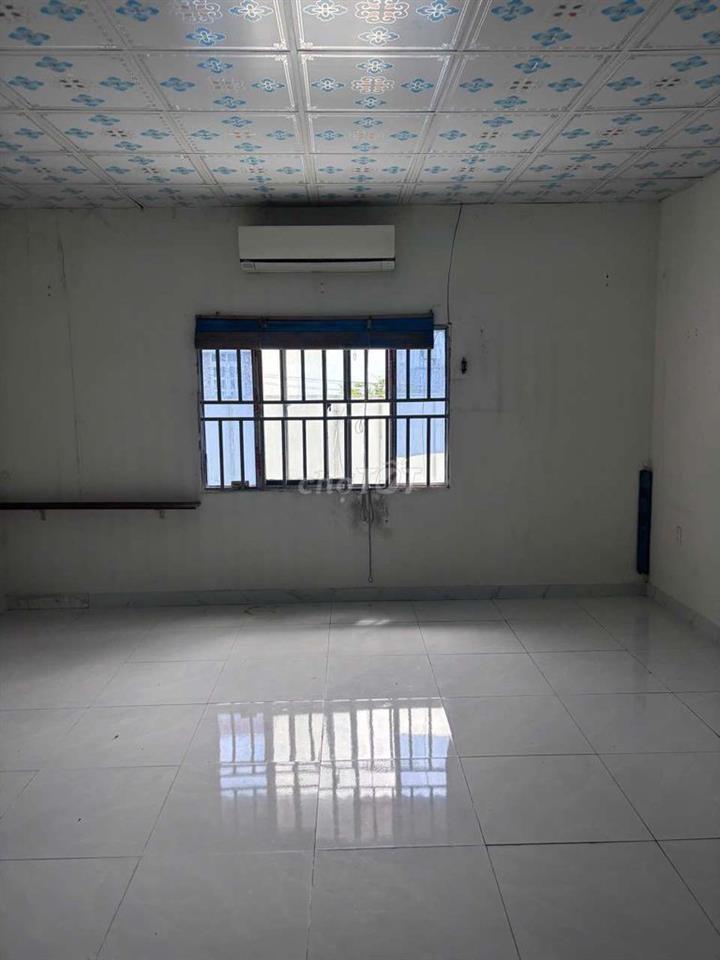 Phòng trống 60m2 (diện tích thật) có máy lạnh máy giặt