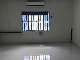 Phòng trống 60m2 (diện tích thật) có máy lạnh máy giặt