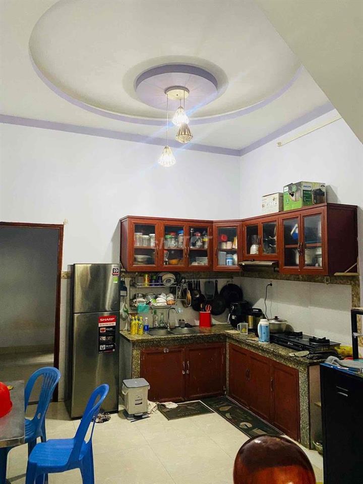 Nhà 1 lầu 1 trệt hẻm xe hơi vô được , thổ cư