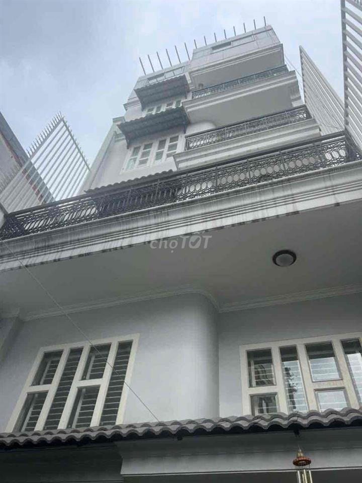 Nhà mặt tiền, xe hơi đậu, Tân Bình
