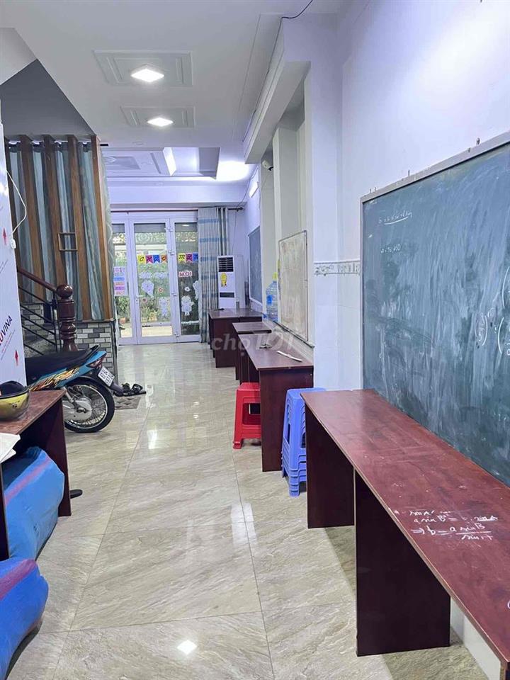 Nhà nguyên căn cho thuê 120m2 Tỉnh lộ 10 Tên Lửa mới