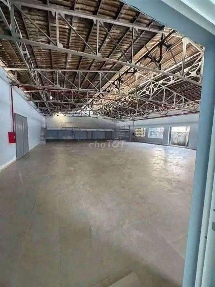 CHO THUÊ NHÀ XƯỞNG 1900M2 GIÁ THUÊ 95 TRIỆU