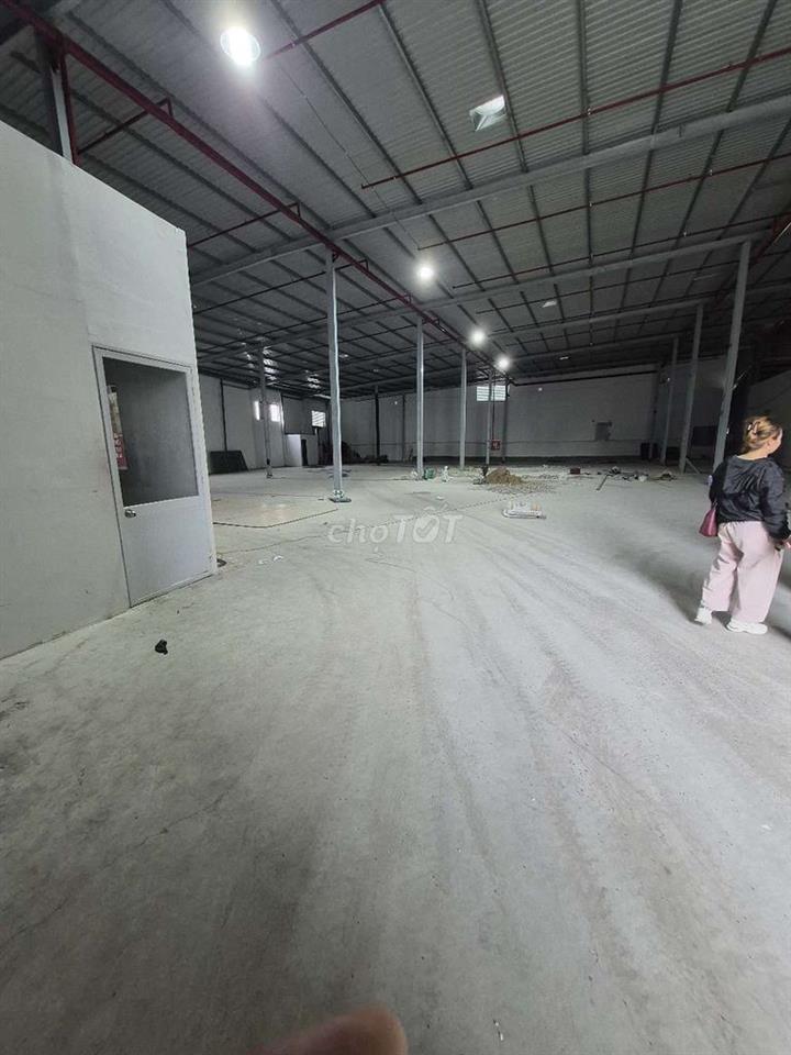 CHO THUÊ NHÀ XƯỞNG 1100M2 GIÁ THUÊ 110 TRIỆU / THÁNG