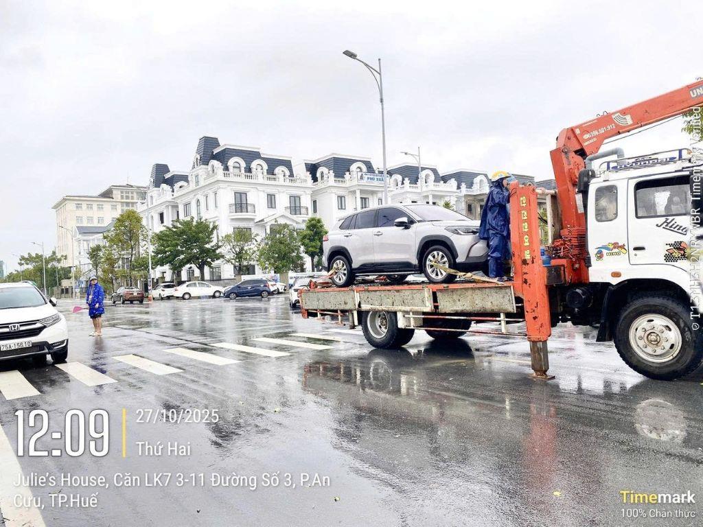 HUẾ MƯA MÀ ĐƯỜNG PHÚ XUÂN CITY VẪN KHÔ RÁO NHƯ THẾ NÀY ĐÂY CẢ NHÀ ƠI!