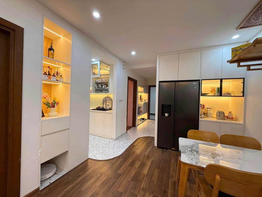 Bán gấp căn 2 ngủ đẹp, giá cực tốt, nội thất đầy đủ, sổ đỏ sẵn giao dịch - Dự án Goldmark City