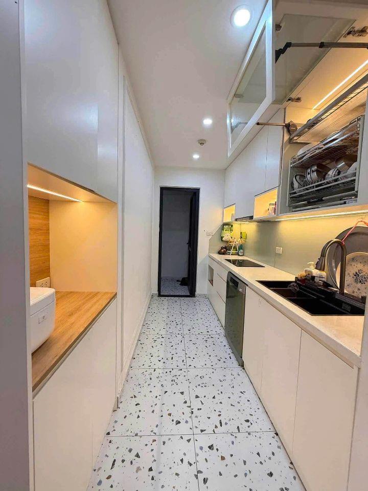 Bán gấp căn 2 ngủ đẹp, giá cực tốt, nội thất đầy đủ, sổ đỏ sẵn giao dịch - Dự án Goldmark City