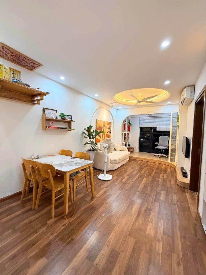 Bán gấp căn 2 ngủ đẹp, giá cực tốt, nội thất đầy đủ, sổ đỏ sẵn giao dịch - Dự án Goldmark City