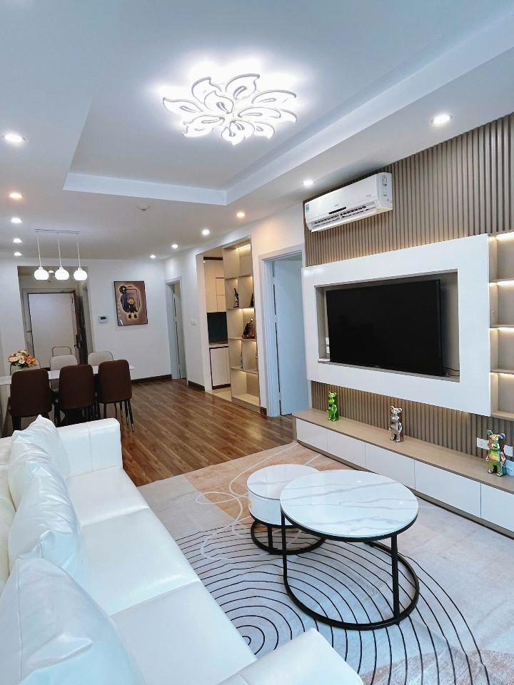 Vợ chồng em cần bán căn 2 ngủ Goldmark City đồ đẹp hơn 5 tỷ