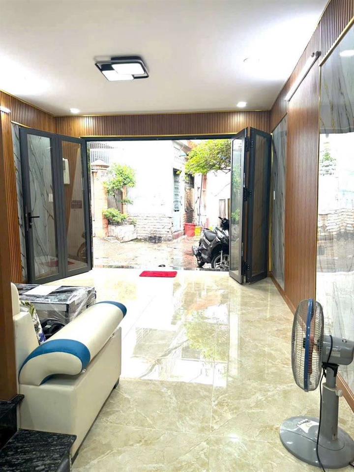 Nhà 3 phòng ngủ - Hẻm 4M - Gần Cầu Chà Và