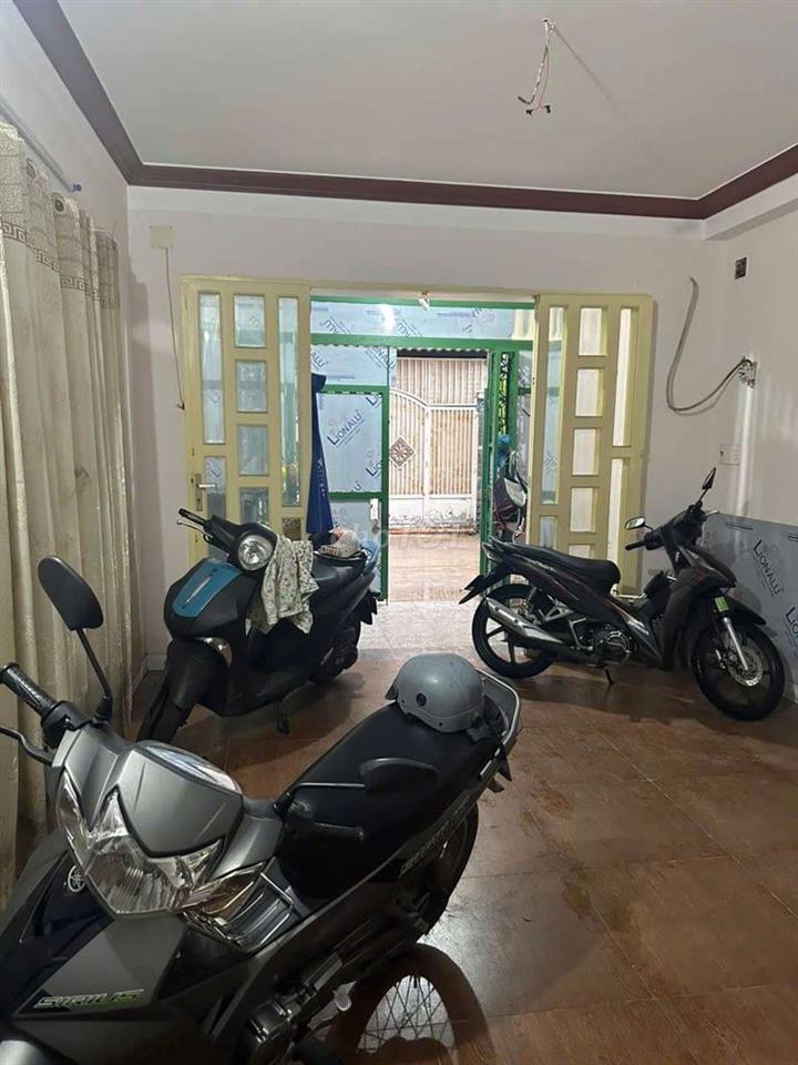 CĂN HỘ DỊCH VỤ 3 TẦNG - HẺM ÔTÔ. NGAY GỐC TẠ QUANG BỬU