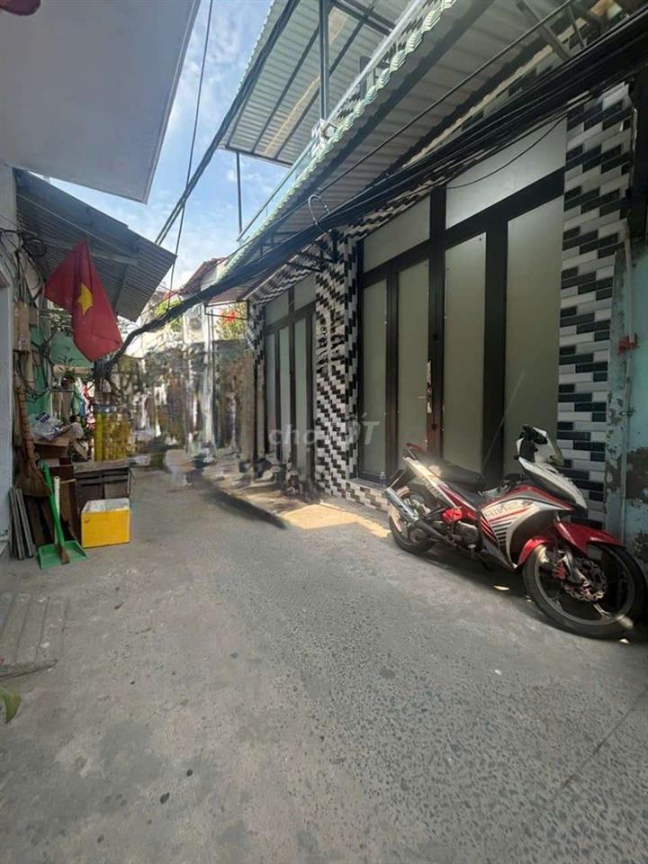 Nhà Hẻm ÔTô - Gần BXQ8