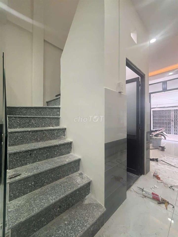 Nhà Hẻm ÔTô - Gần BXQ8