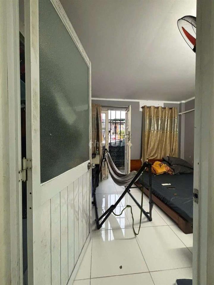 Nhà 3Phong ngủ - Sát Bên Chung Cư Giai Việt. Q8