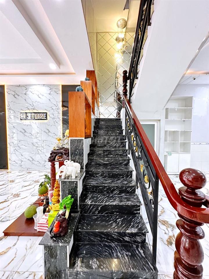 CHÍNH CHỦ CẦN SANG NHƯỢNG NGÔI NHÀ GIÁ TỐT ( 6x15m )