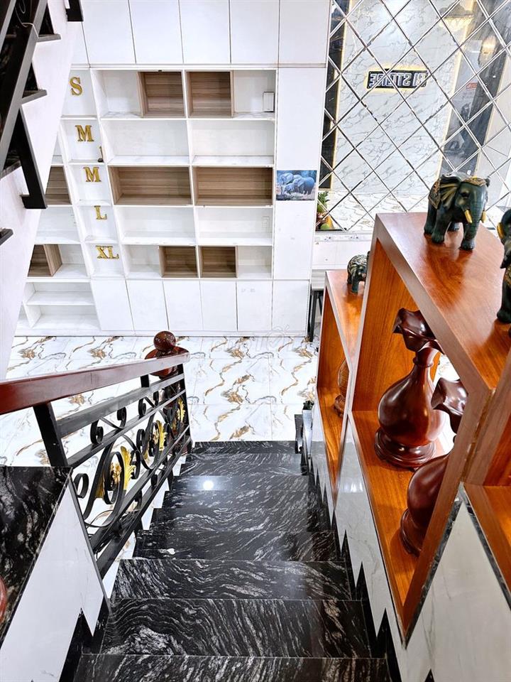 CHÍNH CHỦ CẦN SANG NHƯỢNG NGÔI NHÀ GIÁ TỐT ( 6x15m )