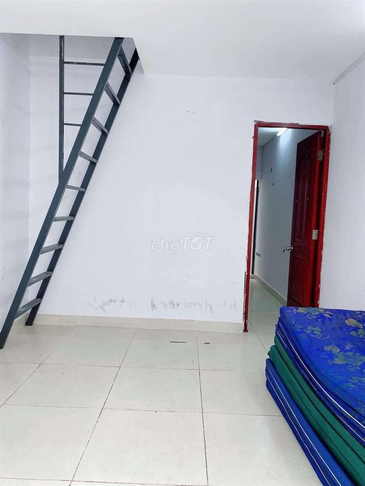 Nhà có máy lạnh 3pn hẻm nhựa thông Phạm Văn Chiêu 3x9m 1 lầu
