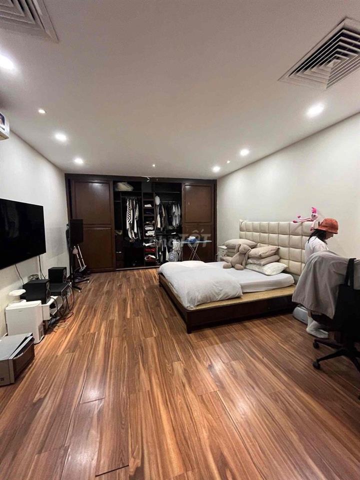 nhà siêu phẩm Phùng Văn Cung nhà mới thuận tiện kinh doanh