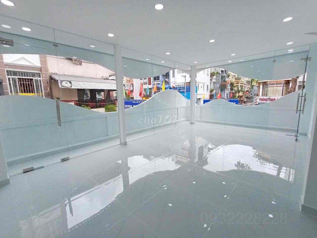 Cho thuê nhà góc 2 mặt tiền Nguyễn Thiện Thuật quận 3, giá 5x
