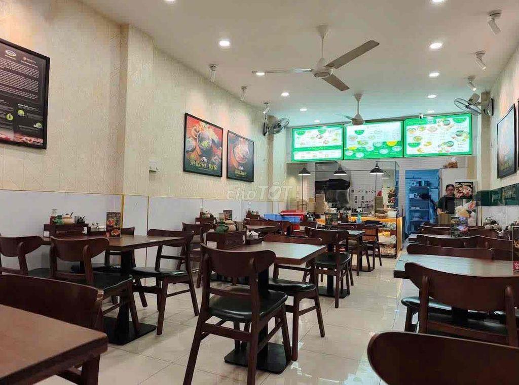 cho thuê nhà mặt tiền CMT8 quận 3, DT 4x19m, giá tốt 4x