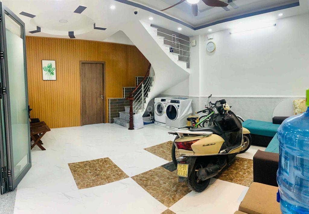 TRỐNG PHÒNG LẦU 2 PHÚ NHUẬN