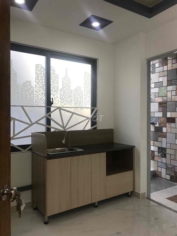 TRỐNG PHÒNG LẦU 2 PHÚ NHUẬN
