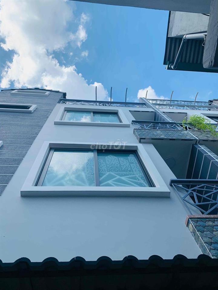TRỐNG PHÒNG LẦU 2 PHÚ NHUẬN
