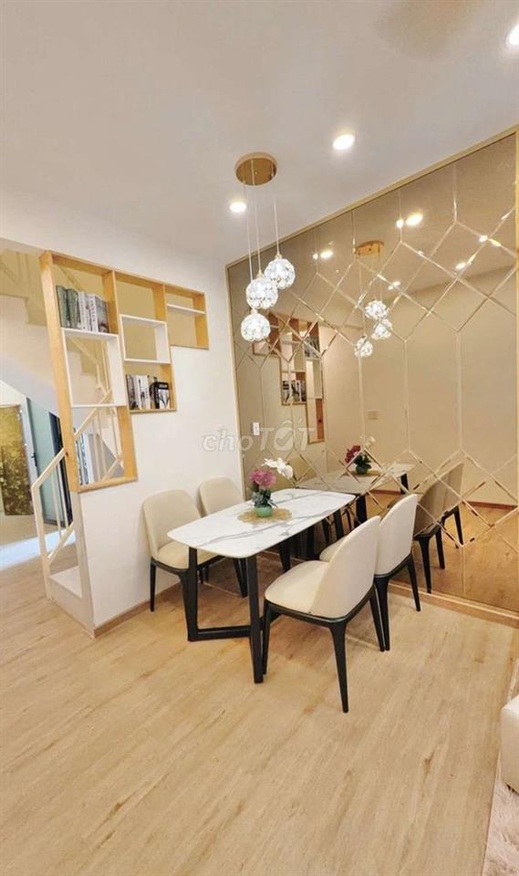 Bán nhà Nguyễn Duy Duong p4 Q10 ,sát mặt tiền ,hbg thông tứ tung
