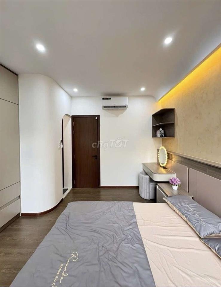 Bán nhà Trần Quang Diệu Q3 , hẻm 3m thông, nhà mới đẹp.