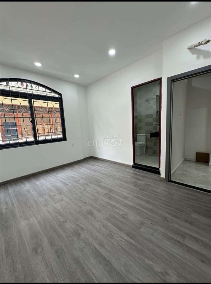 Bán nhà Cao Thắng Q10, ngang 5m, nhà môis xách vali vào ở