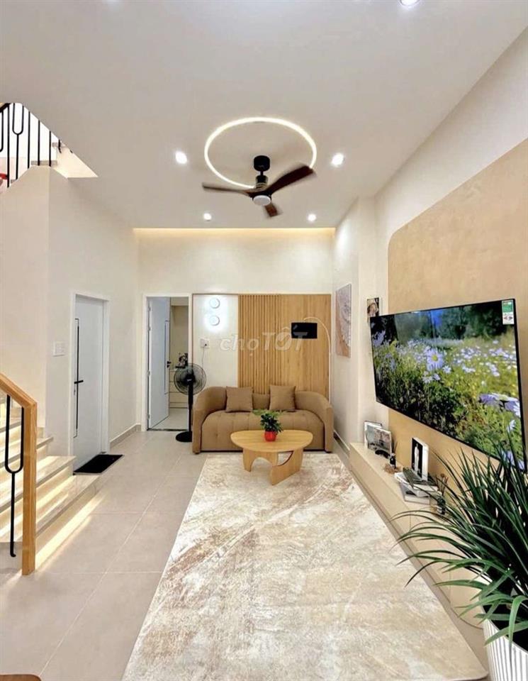 Bán nhà Tân Bình ,đường Ni Sư Huỳnh Liên 40m2, nhà mới đầy đủ noi thất