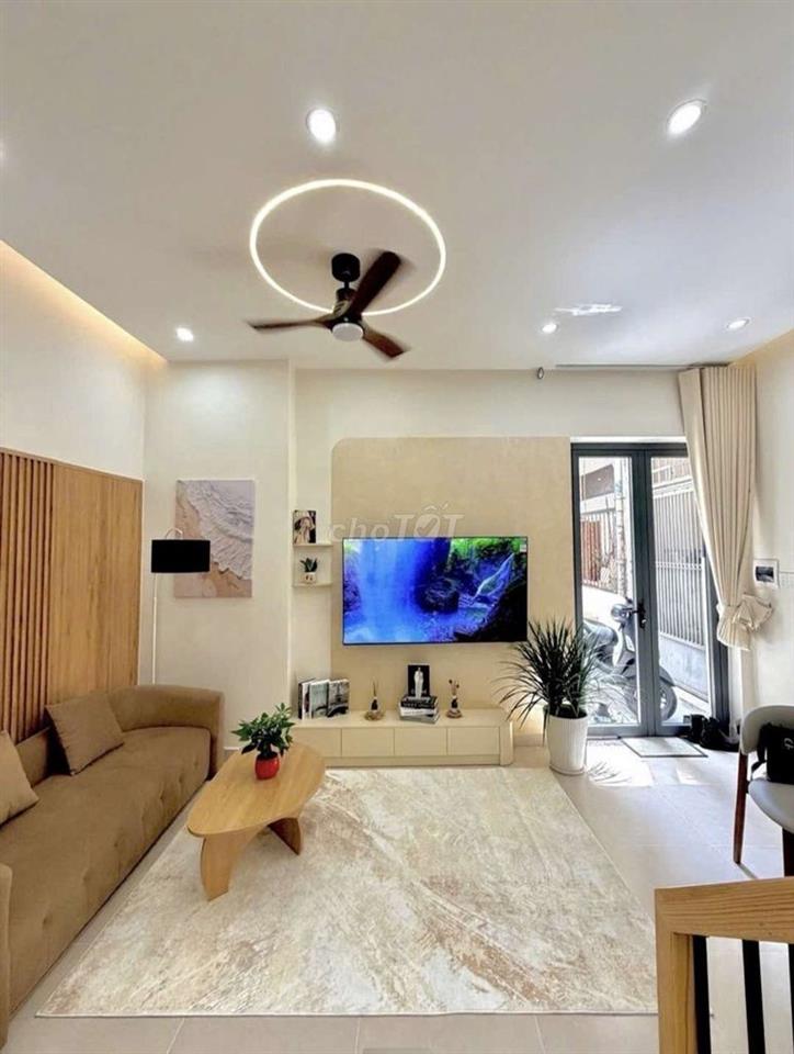 Bán nhà Tân Bình ,đường Ni Sư Huỳnh Liên 40m2, nhà mới đầy đủ noi thất