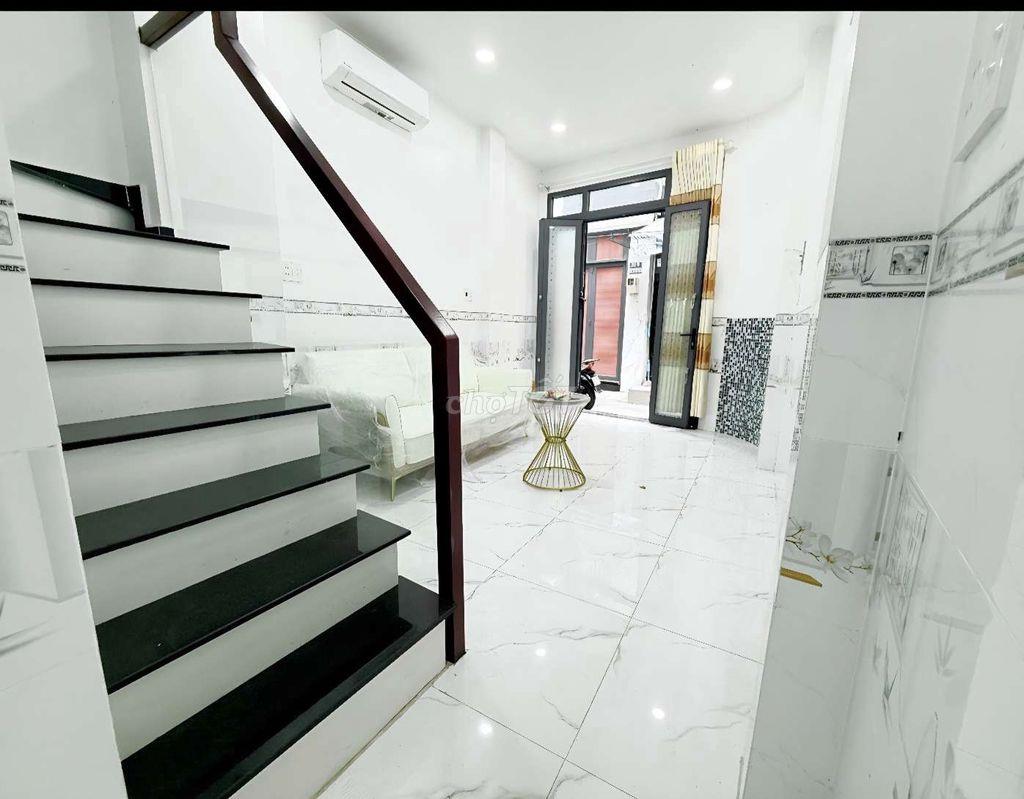 Bán nhà Lý Thái Tổ , phường Vườn Lài, 26m2, hẻm 3m, 4 tầng 4 pn.